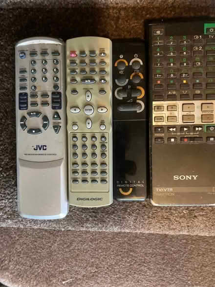 Photo of free various remore controls (Maiden Erlegh Nature Reserve RG6) #1