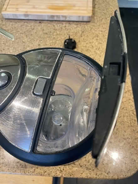 Photo of free One cup kettle with in-built Brita filter (St Stephens AL3) #2