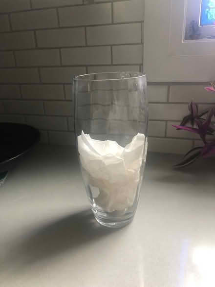 Photo of free Clear glass vase (Britannia & Creditview) #1