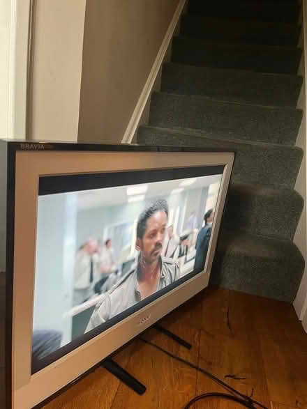 Photo of free Sony tv and remote (East Kilbride, G75) #2