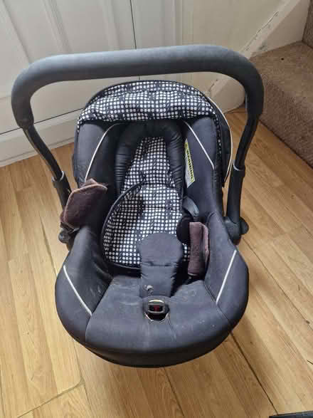 Photo of free Baby car seat & carrier (Lache CH4) #1