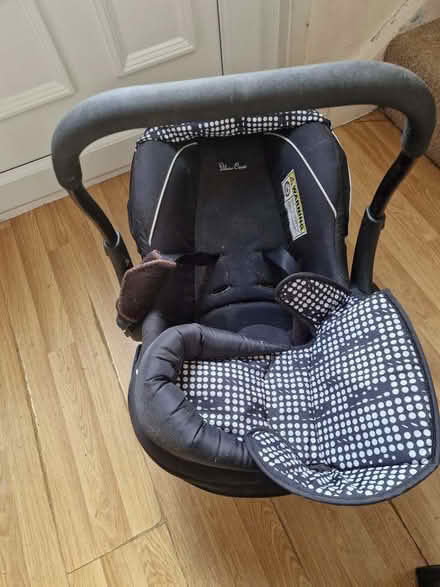 Photo of free Baby car seat & carrier (Lache CH4) #3