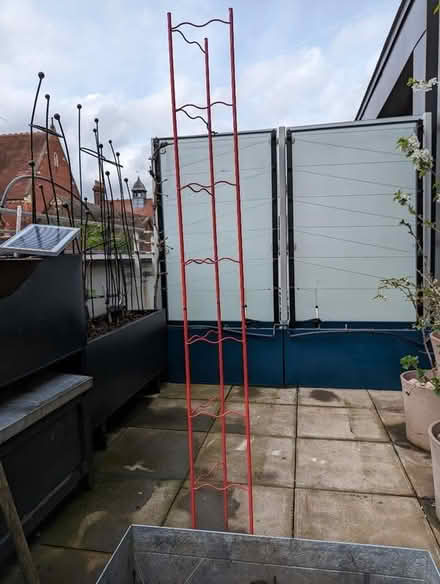Photo of free 7 trough planters and 4 red growing frames (Canonbury N1) #2