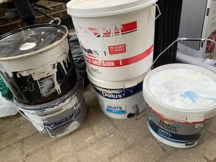 Photo of free Paint pots - white (Lee SE12) #1