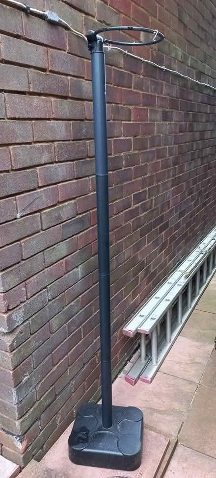 Photo of free children's basketball hoop (Basingstoke, RG21) #1