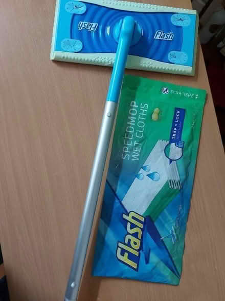 Photo of free Mop, 'flash' mop with sheets (Presteigne LD8) #1