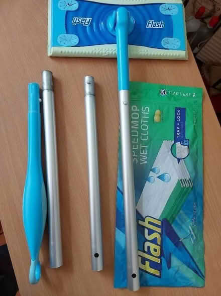 Photo of free Mop, 'flash' mop with sheets (Presteigne LD8) #2