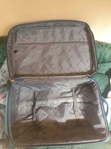 Photo of free Pierre Cardin suitcase (IP4) #4