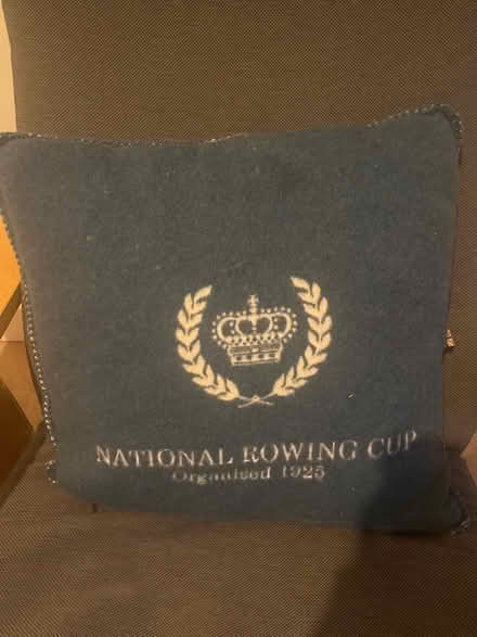 Photo of free Cushion (SW11) #2