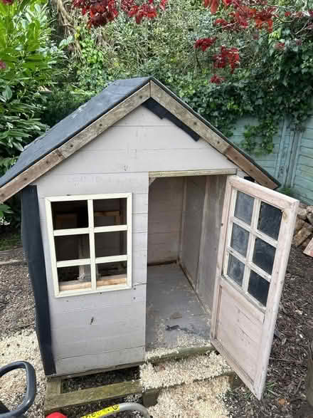 Photo of free Chicken House play house (Reading University RG6) #1