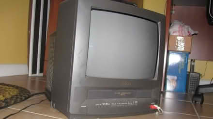Photo of free TV/VCR Combo with Digital TV Tuner (Feasterville) #2