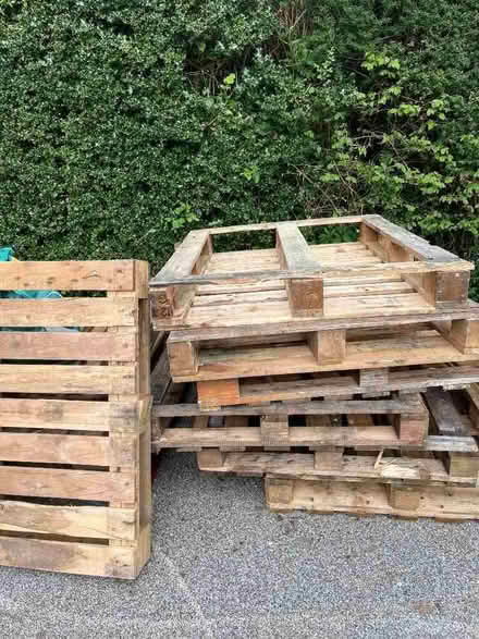 Photo of free Wood pallets (Sevenoaks TN13) #1