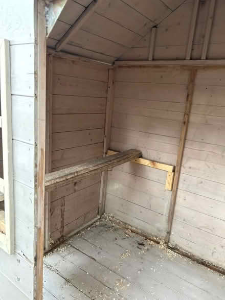 Photo of free Chicken House play house (Reading University RG6) #2