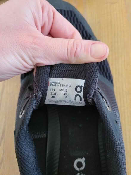 Photo of free Black ON sneakers size 8/42 (Rotherhithe) #3