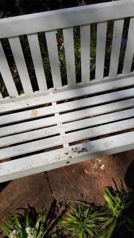 Photo of free Pretty garden bench. (GU51) #2