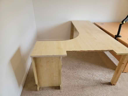 Photo of free Large Corner Desk (TN24) #4