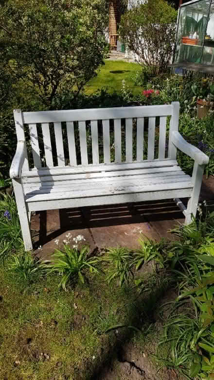 Photo of free Pretty garden bench. (GU51) #1