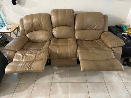 Photo of free Reclining sofa must go this weekend (Pembroke Pines) #2