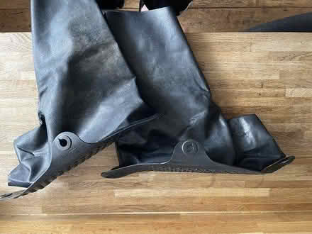 Photo of free NBC overboots (adult, one size) (NR34) #2