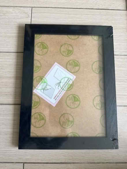 Photo of free picture frame (islington N1) #1