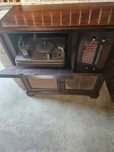 Photo of free Vintage radio philco am-fm- phono (Downers grove) #1