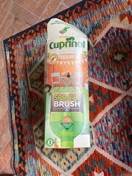 Photo of free 2 in 1 pump sprayer and brush (E8 Greenwood Road) #1