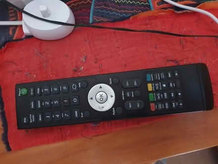 Photo of free 28" flat screen TV (Newfoundpool LE3) #2