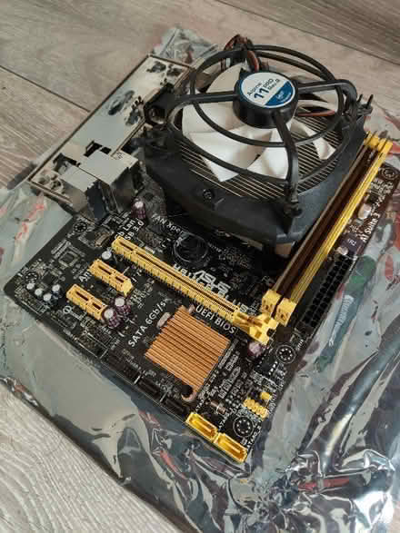 Photo of free Asus Motherboard with Intel CPU and 8GB RAM (Penge BR3) #1