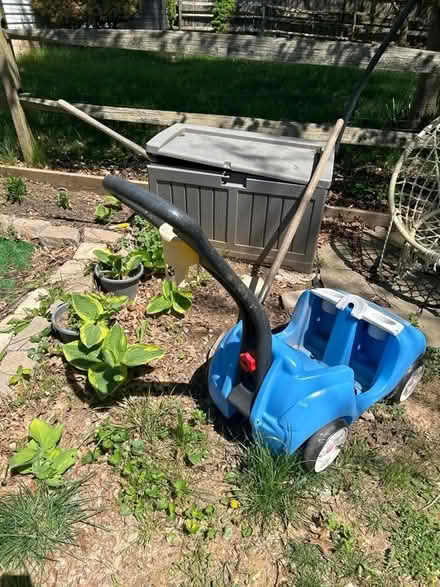 Photo of free Push car (Woodfield Rd &Airpark Rd) #1