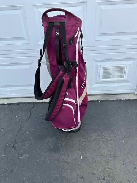 Photo of free Golf Bag - Ping carry bag (Near downtown Pleasanton) #4