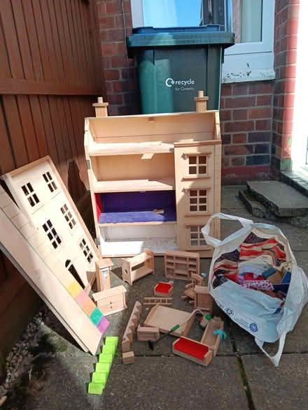 Photo of free Wooden Dolls house for project (CV6- Keresley) #3