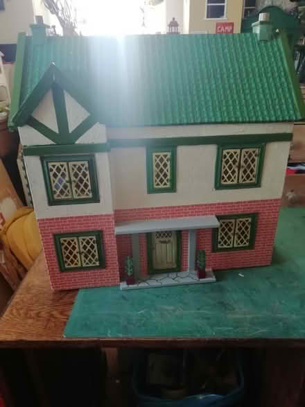 Photo of Vintage dollshouse (Woolverton BA2) #1