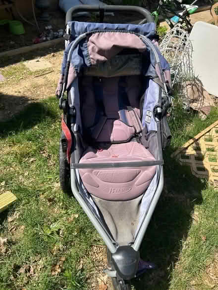 Photo of free Bob stroller (Woodfield Rd &Airpark Rd) #1