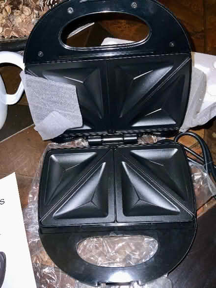 Photo of free Cookworks: Small 2 Slice Sandwich Toaster. New/Unused/Boxed (Kendal LA9) #2