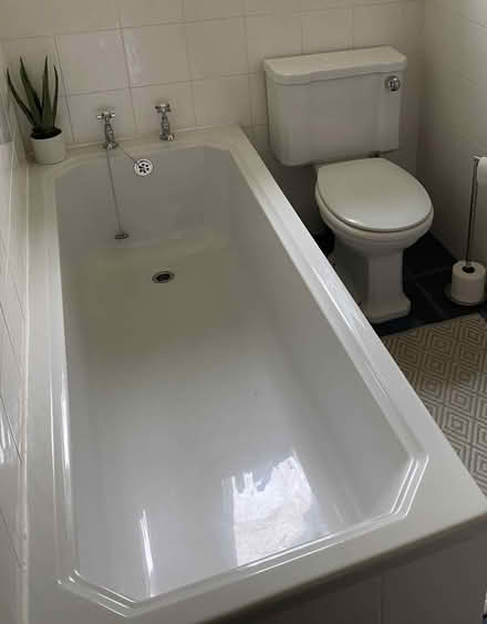Photo of free White Standard Bath (BD17 , Baildon) #1