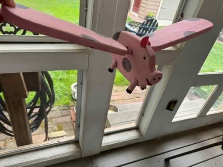Photo of free “Flying Pig” decoration (19038 Erdenheim, Larrimore Ln) #1