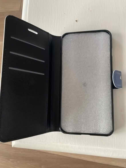 Photo of free iPhone 6s Plus case (Leominster HR6) #2