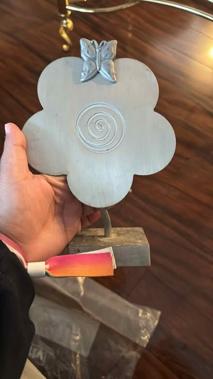 Photo of free Photo/note holder (Teaneck) #1