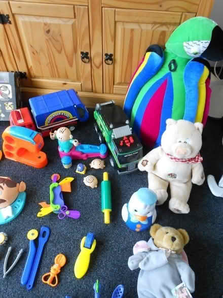 Photo of free Selection of children's toys (IP8) #2
