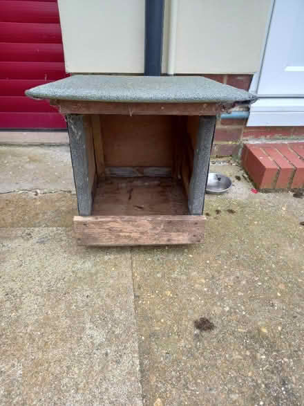 Photo of free Small animal shelter (High Brooms TN4) #1