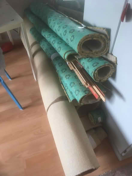 Photo of free Carpet (wool/polyester ( woven) (Kennington SE11) #3