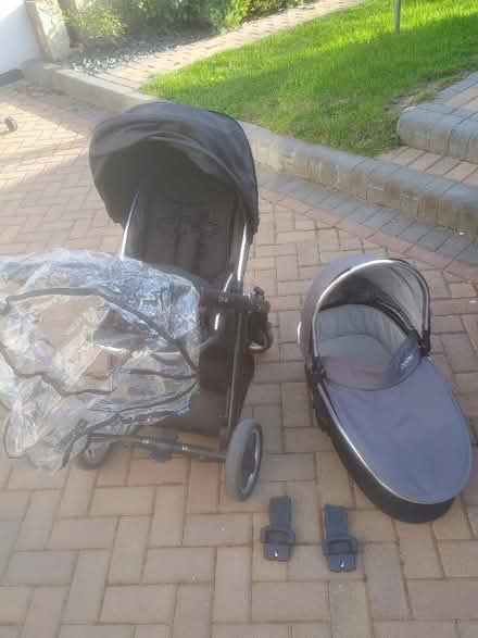 Photo of free Oyster buggy/travel system with carry cot (Botley OX2) #1