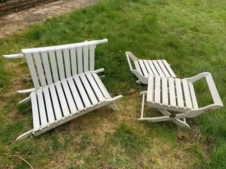 Photo of free White vintage garden furniture (South Croydon) #1
