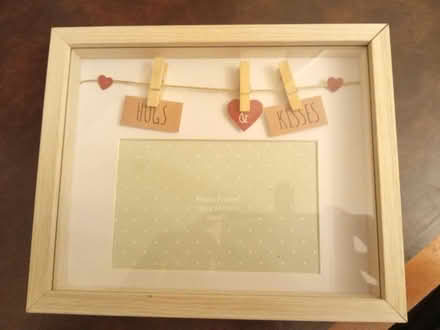 Photo of free Photo frame, 'Hugs and Kisses' (Harton, NE34) #1
