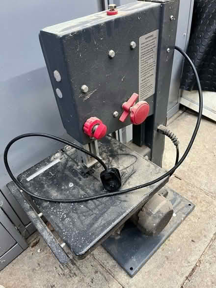 Photo of free Bandsaw working but small motor (CH62 bromborough) #1