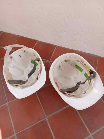 Photo of free hard hat x2 (Nyetimber PO21) #2