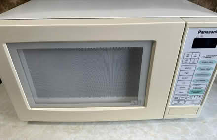 Photo of free Panasonic Microwave 800 watt (Merry Hill WD23) #1