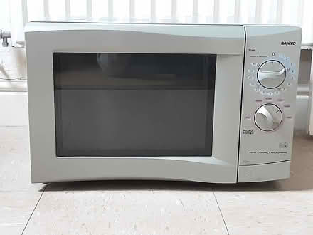 Photo of free Microwave (Chilwell Meadows NG9) #1