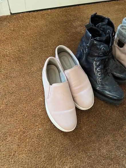 Photo of free 3 Pairs of Ladies Shoes - Size 5 (Maldon CM9) #4