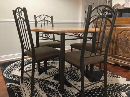 Photo of free Table and Chairs (Hartsdale) #3